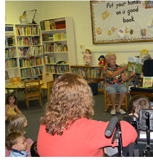 Lou Stallard reading Suther Joshua from the Planet Yethican to Kidlink preschoolers.