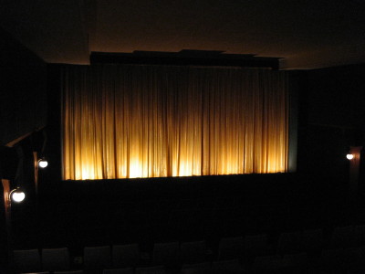 theater-curtains-down-morguestock
